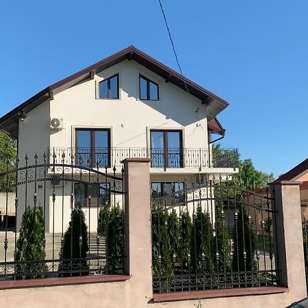 Apartament Micsunelelor Cu Parcare Privata Yaş Dış mekan fotoğraf